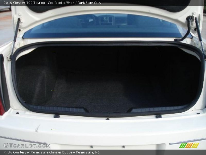 Cool Vanilla White / Dark Slate Gray 2010 Chrysler 300 Touring