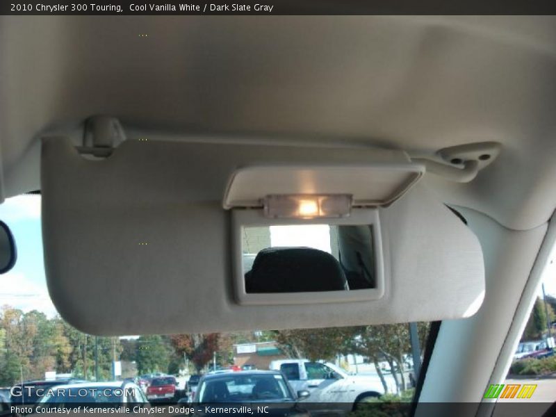 Cool Vanilla White / Dark Slate Gray 2010 Chrysler 300 Touring