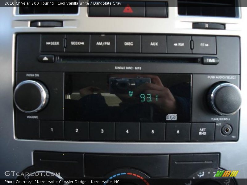 Cool Vanilla White / Dark Slate Gray 2010 Chrysler 300 Touring