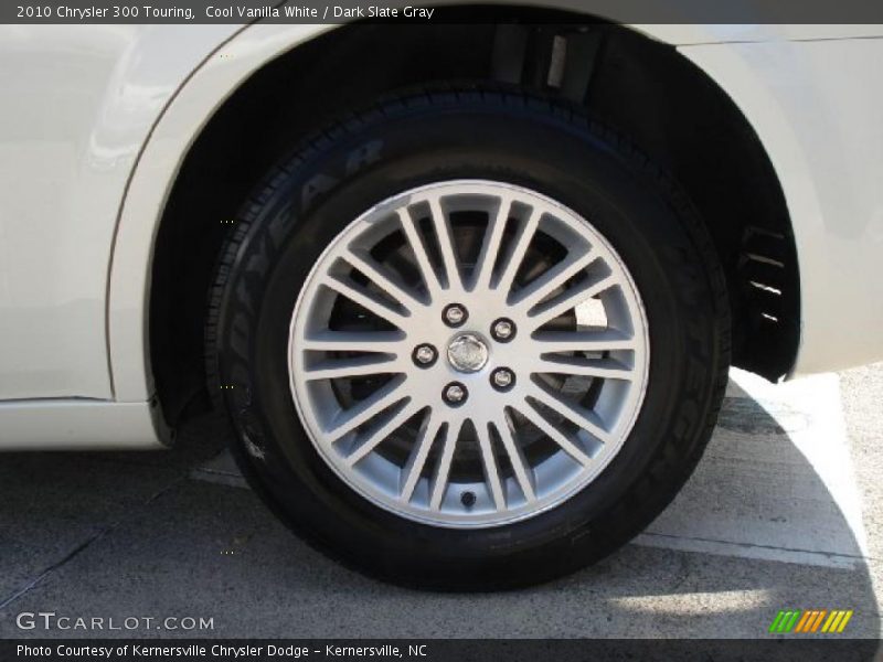 Cool Vanilla White / Dark Slate Gray 2010 Chrysler 300 Touring