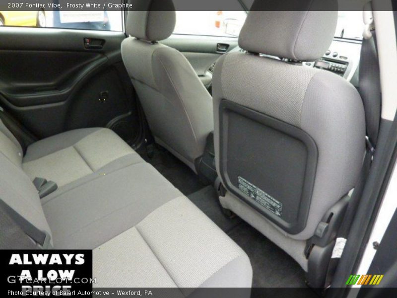 Frosty White / Graphite 2007 Pontiac Vibe