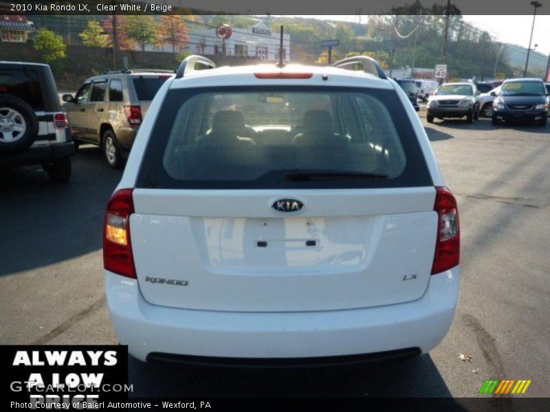 Clear White / Beige 2010 Kia Rondo LX