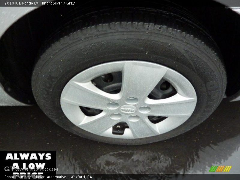 Bright Silver / Gray 2010 Kia Rondo LX