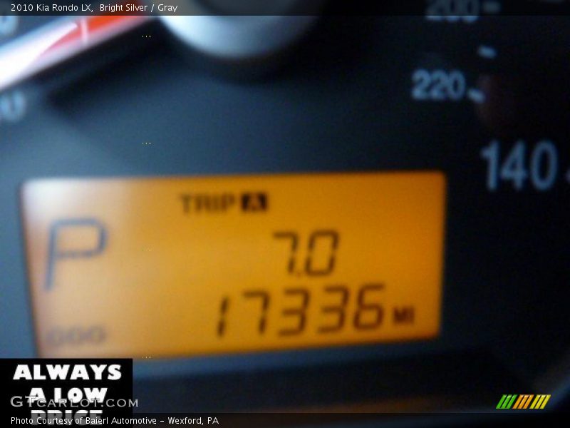 Bright Silver / Gray 2010 Kia Rondo LX