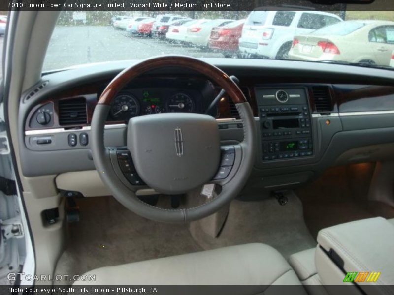 Vibrant White / Medium Light Stone 2010 Lincoln Town Car Signature Limited