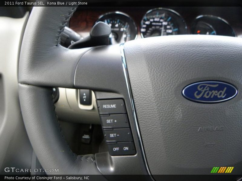 Controls of 2011 Taurus SEL