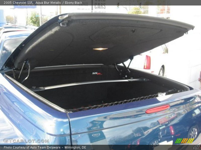  2005 SSR  Trunk