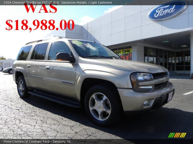 Sandstone Metallic / Light Cashmere 2004 Chevrolet TrailBlazer EXT LT 4x4