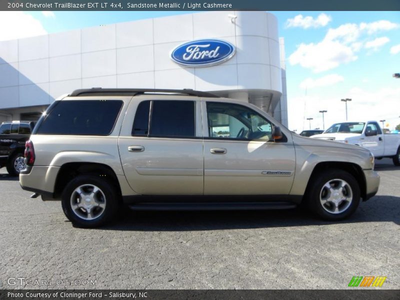 Sandstone Metallic / Light Cashmere 2004 Chevrolet TrailBlazer EXT LT 4x4