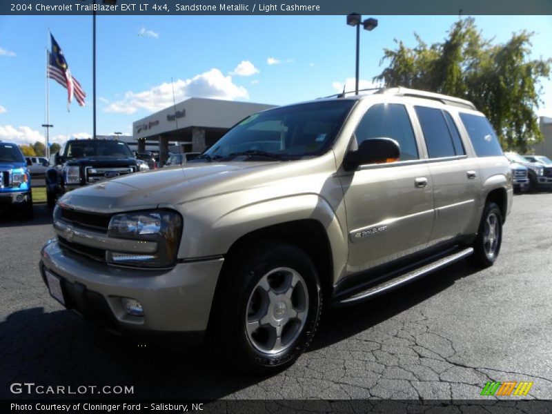 Sandstone Metallic / Light Cashmere 2004 Chevrolet TrailBlazer EXT LT 4x4
