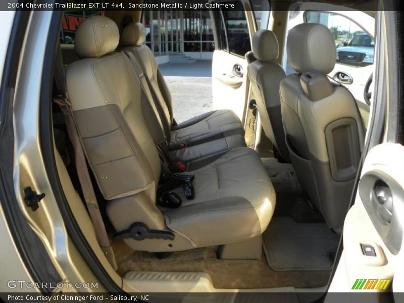 Sandstone Metallic / Light Cashmere 2004 Chevrolet TrailBlazer EXT LT 4x4