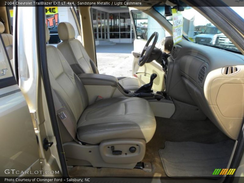 Sandstone Metallic / Light Cashmere 2004 Chevrolet TrailBlazer EXT LT 4x4
