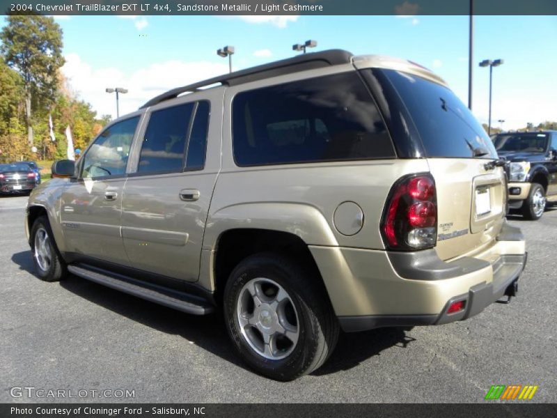 Sandstone Metallic / Light Cashmere 2004 Chevrolet TrailBlazer EXT LT 4x4