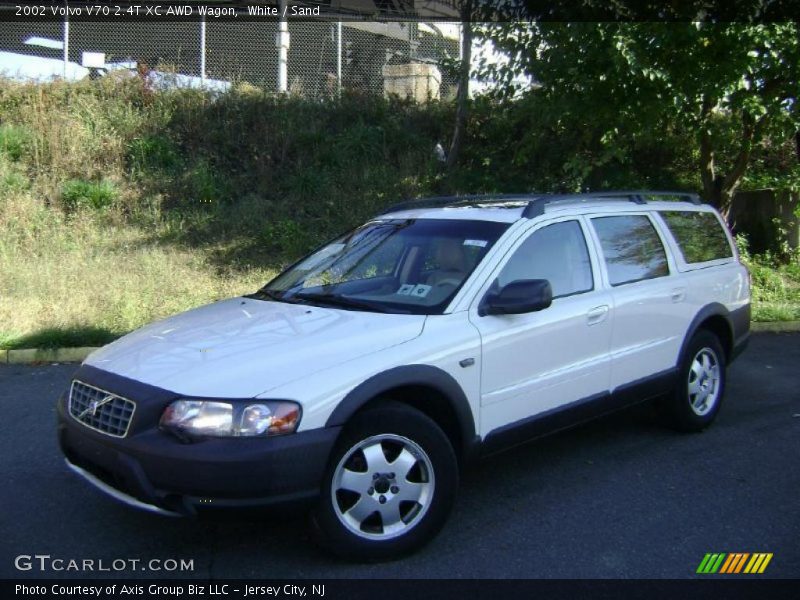 White / Sand 2002 Volvo V70 2.4T XC AWD Wagon