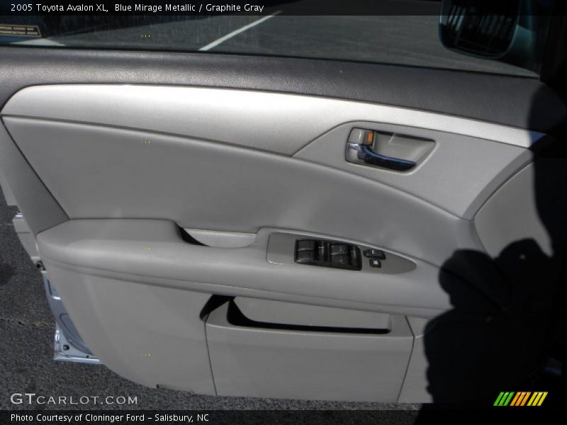 Blue Mirage Metallic / Graphite Gray 2005 Toyota Avalon XL