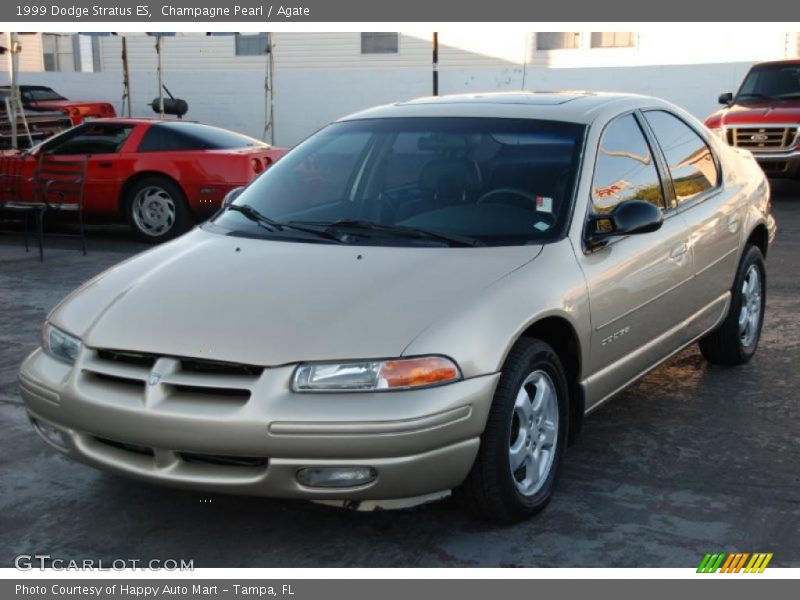 Front 3/4 View of 1999 Stratus ES