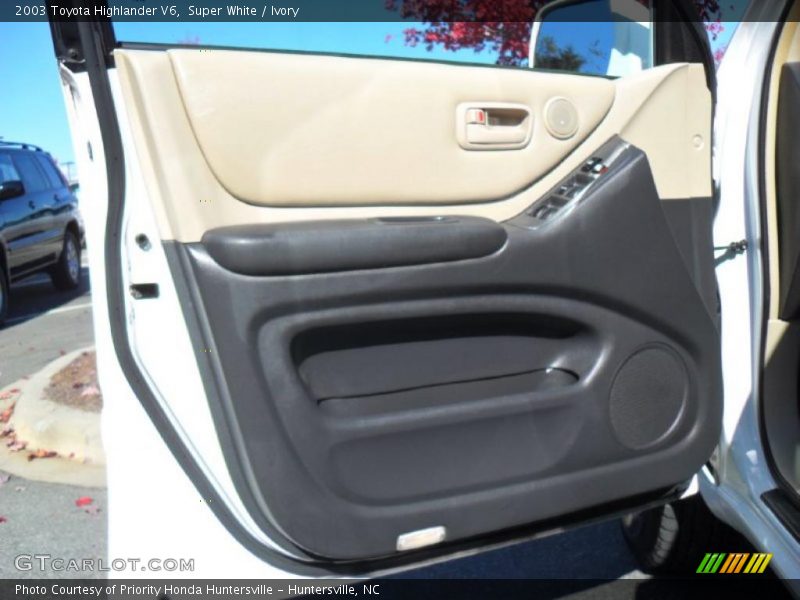 Super White / Ivory 2003 Toyota Highlander V6