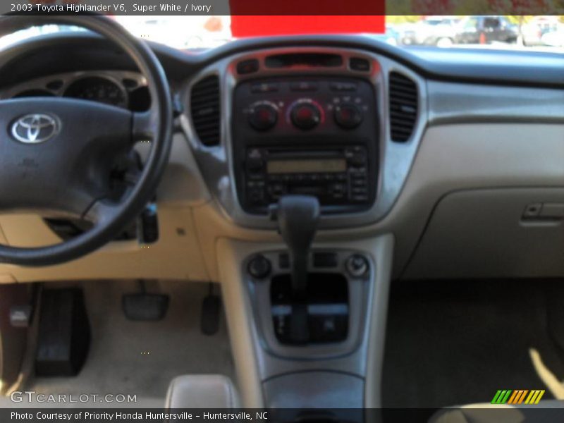 Super White / Ivory 2003 Toyota Highlander V6