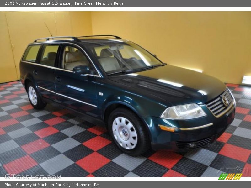 Pine Green Metallic / Beige 2002 Volkswagen Passat GLS Wagon