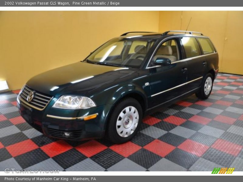 Pine Green Metallic / Beige 2002 Volkswagen Passat GLS Wagon