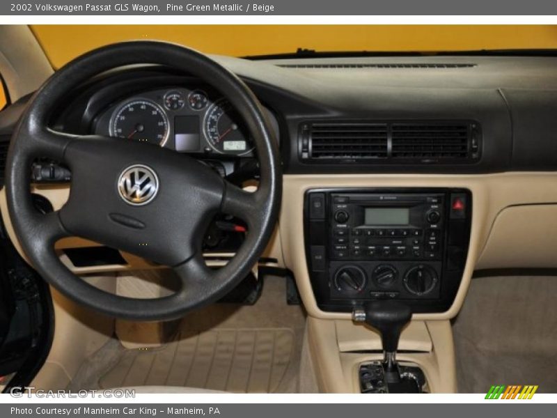 Pine Green Metallic / Beige 2002 Volkswagen Passat GLS Wagon