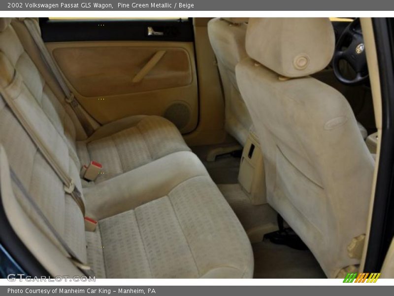 Pine Green Metallic / Beige 2002 Volkswagen Passat GLS Wagon