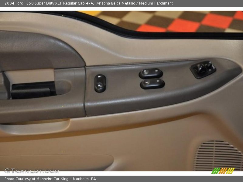 Arizona Beige Metallic / Medium Parchment 2004 Ford F350 Super Duty XLT Regular Cab 4x4