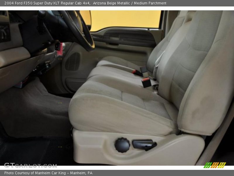 Arizona Beige Metallic / Medium Parchment 2004 Ford F350 Super Duty XLT Regular Cab 4x4