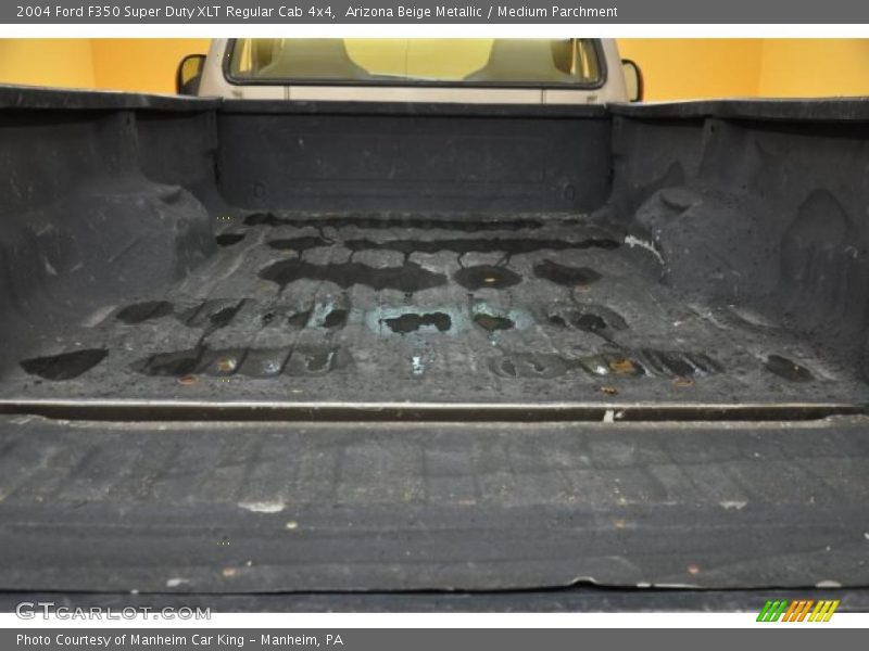 Arizona Beige Metallic / Medium Parchment 2004 Ford F350 Super Duty XLT Regular Cab 4x4