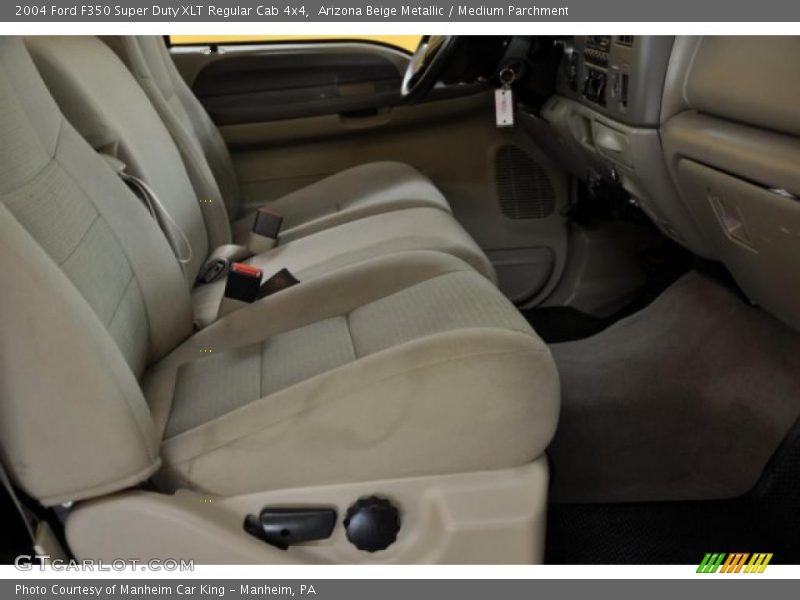 Arizona Beige Metallic / Medium Parchment 2004 Ford F350 Super Duty XLT Regular Cab 4x4