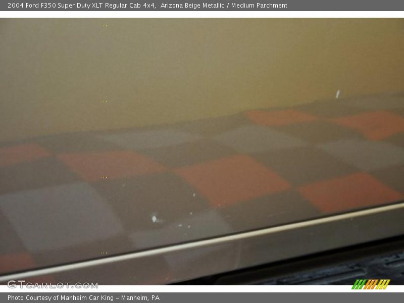 Arizona Beige Metallic / Medium Parchment 2004 Ford F350 Super Duty XLT Regular Cab 4x4