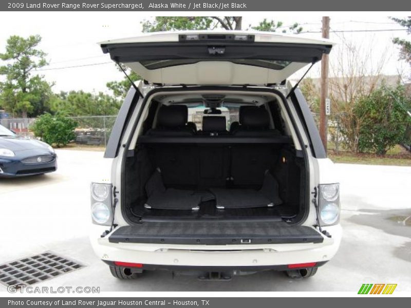  2009 Range Rover Supercharged Trunk