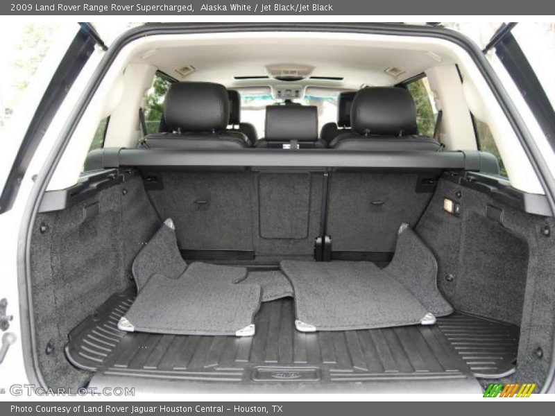  2009 Range Rover Supercharged Trunk