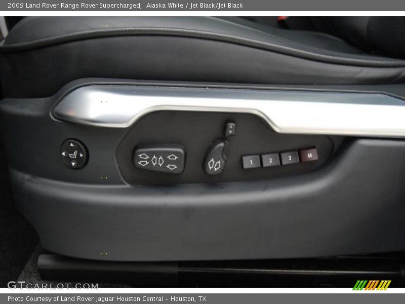 Controls of 2009 Range Rover Supercharged