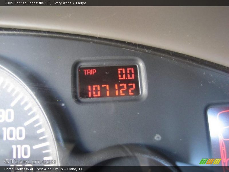 Ivory White / Taupe 2005 Pontiac Bonneville SLE