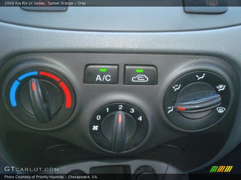 Controls of 2009 Rio LX Sedan