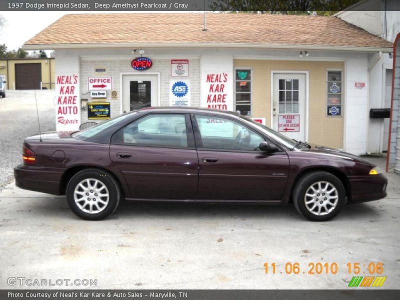 Deep Amethyst Pearlcoat / Gray 1997 Dodge Intrepid Sedan