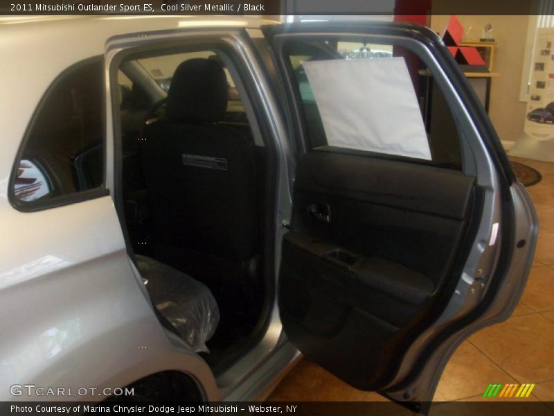 Cool Silver Metallic / Black 2011 Mitsubishi Outlander Sport ES