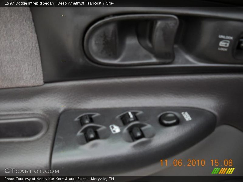 Deep Amethyst Pearlcoat / Gray 1997 Dodge Intrepid Sedan