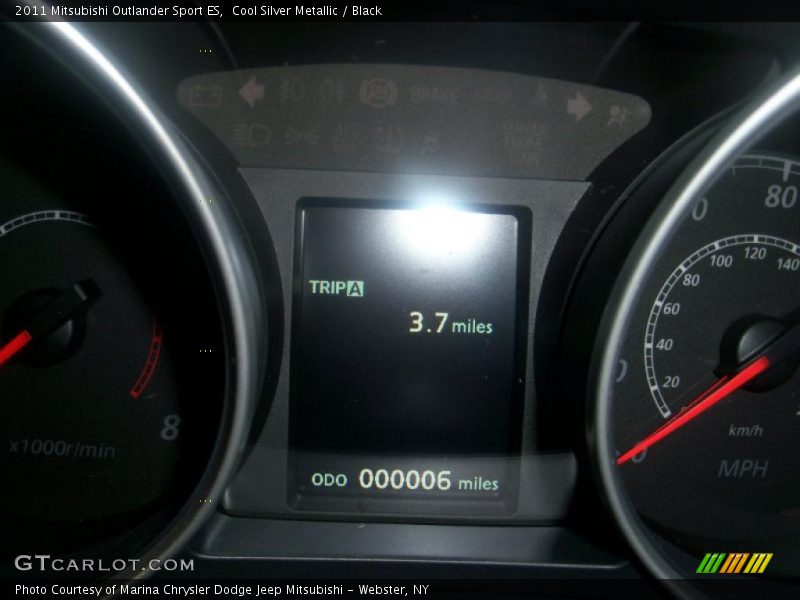 Cool Silver Metallic / Black 2011 Mitsubishi Outlander Sport ES