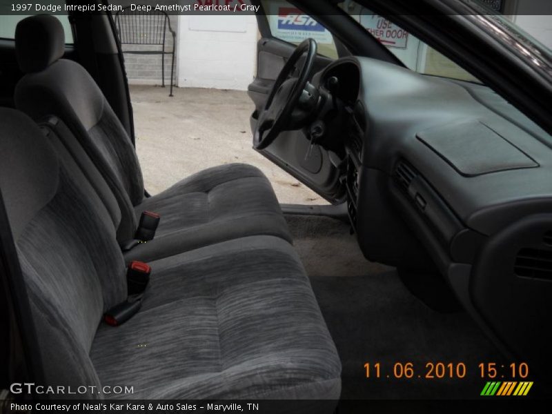 Deep Amethyst Pearlcoat / Gray 1997 Dodge Intrepid Sedan