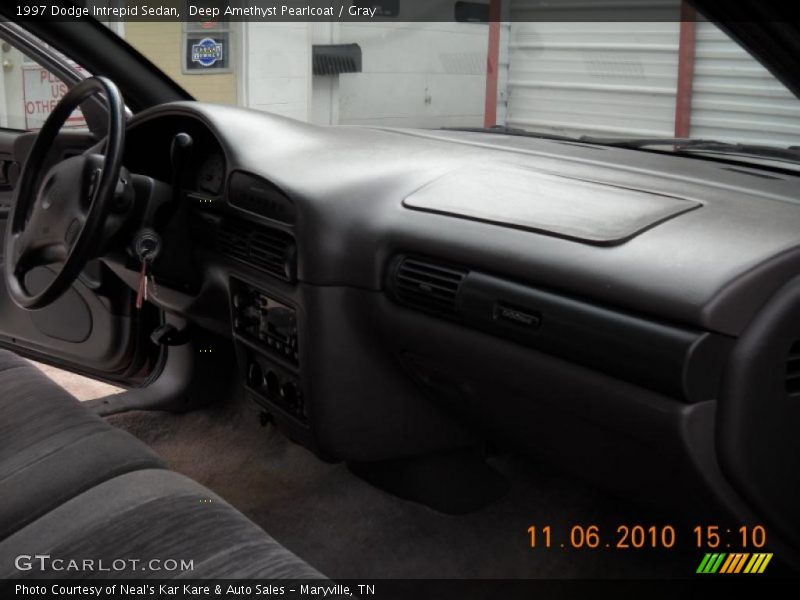 Deep Amethyst Pearlcoat / Gray 1997 Dodge Intrepid Sedan