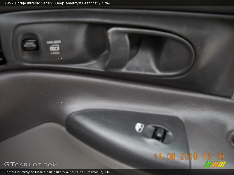 Deep Amethyst Pearlcoat / Gray 1997 Dodge Intrepid Sedan