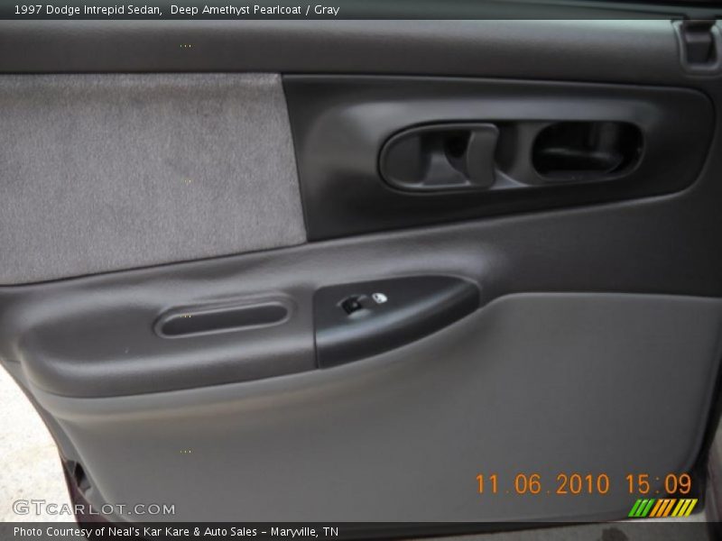 Deep Amethyst Pearlcoat / Gray 1997 Dodge Intrepid Sedan