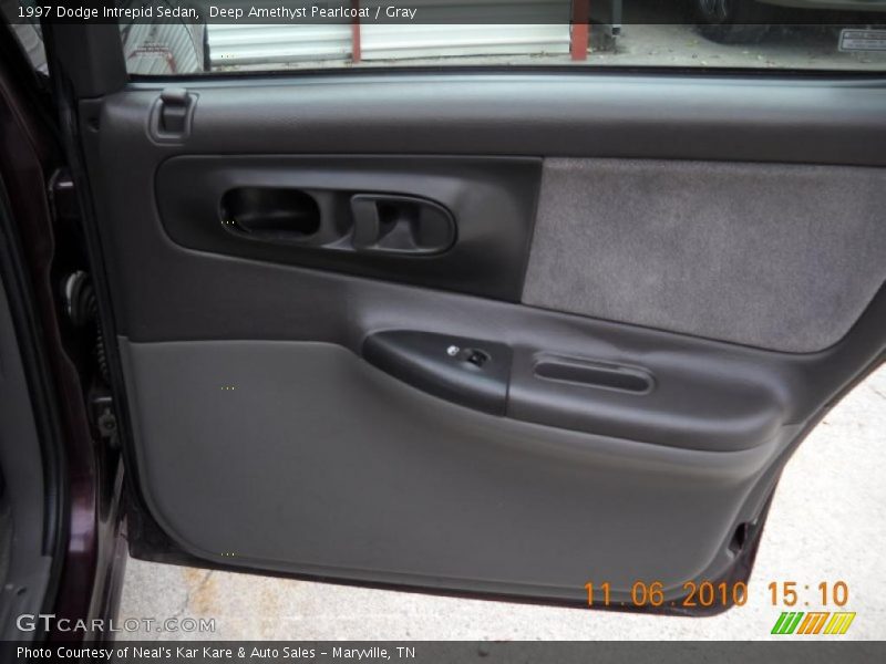 Deep Amethyst Pearlcoat / Gray 1997 Dodge Intrepid Sedan