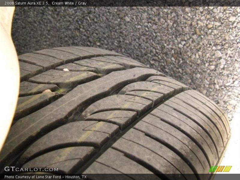 Cream White / Gray 2008 Saturn Aura XE 3.5