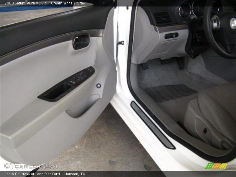 Cream White / Gray 2008 Saturn Aura XE 3.5
