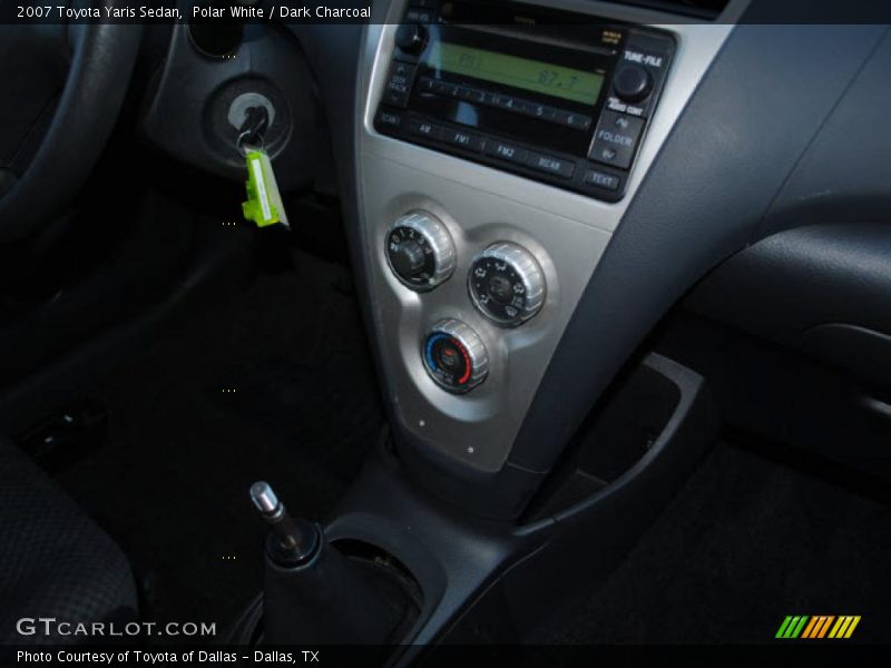 Polar White / Dark Charcoal 2007 Toyota Yaris Sedan
