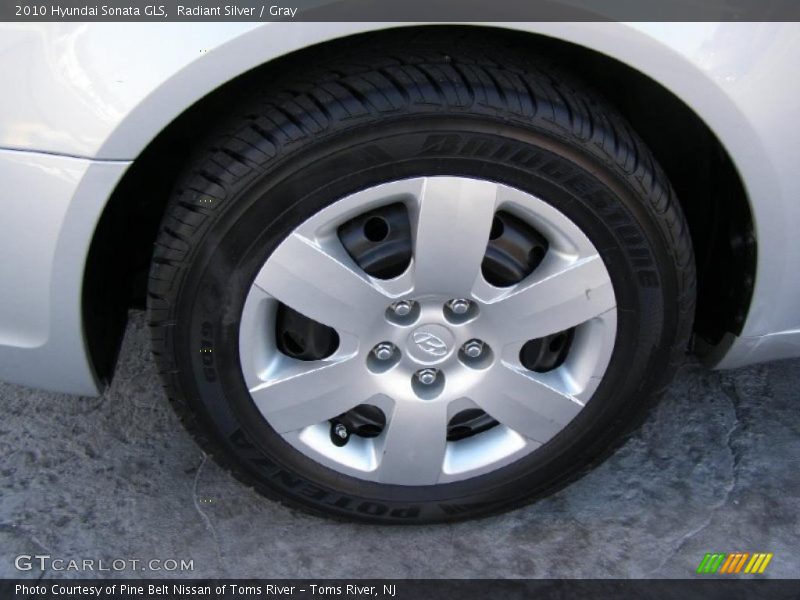 Radiant Silver / Gray 2010 Hyundai Sonata GLS