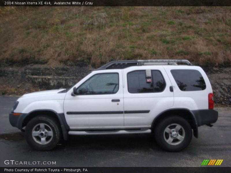 Avalanche White / Gray 2004 Nissan Xterra XE 4x4